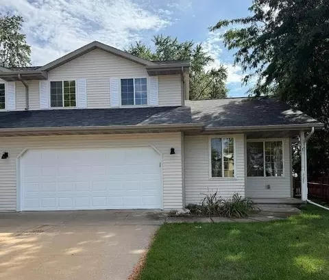 121 E Meadow Grove Blvd, Appleton, WI 54915