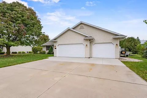Exterior - w5318 Amy Avenue, Appleton, WI 54915 photo 25 of 26