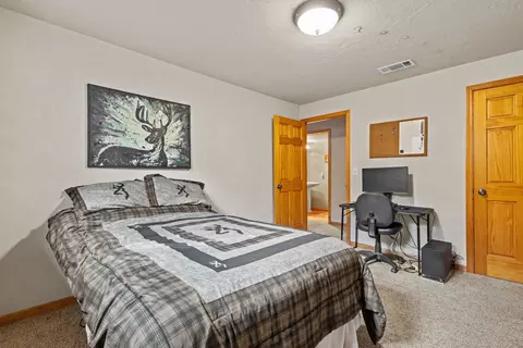Bedroom - w5318 Amy Avenue, Appleton, WI 54915 photo 6 of 8
