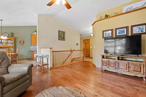 Entry Way - w5318 Amy Avenue, Appleton, WI 54915 photo 4 of 7