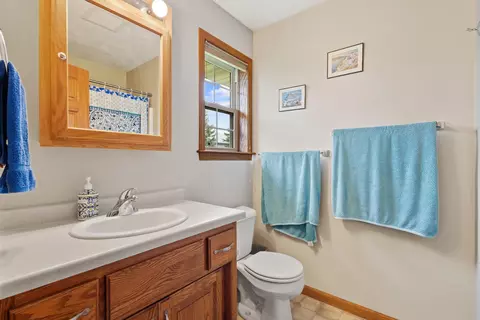 Bath - w5318 Amy Avenue, Appleton, WI 54915 photo 2 of 3