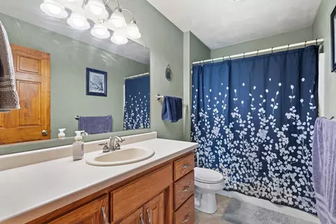 Bath - w5318 Amy Avenue, Appleton, WI 54915 photo 1 of 3