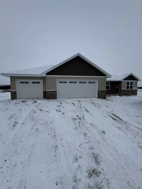 1235 Putnam Dr, Pulaski, WI 54162