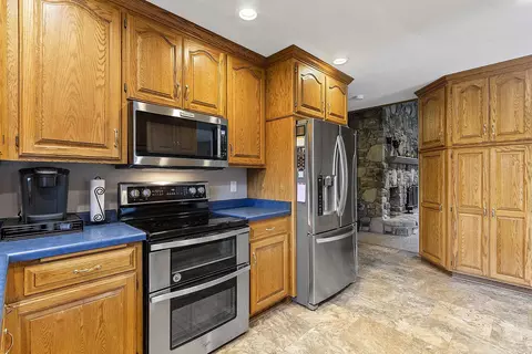 Kitchen - 8458 N Cherry Rd, Algoma, WI 54201 photo 7 of 9