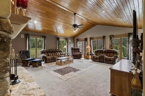 Living - 8458 N Cherry Rd, Algoma, WI 54201 photo 1 of 4