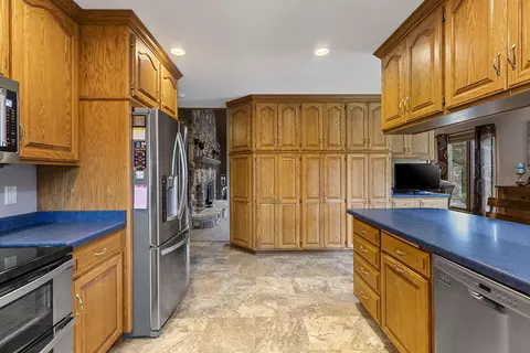 Kitchen - 8458 N Cherry Rd, Algoma, WI 54201 photo 6 of 9