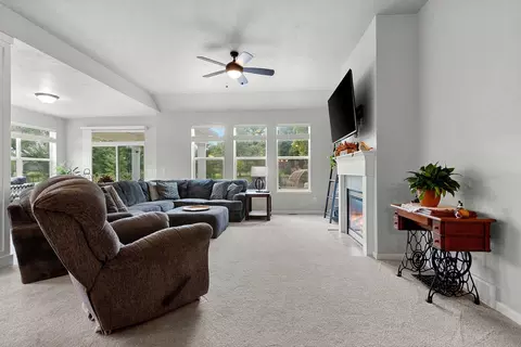 Living - 5775 N Osprey Dr, Appleton, WI 54913 photo 2 of 3