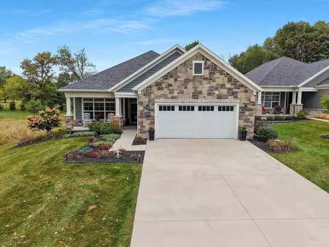 Exterior - 5775 N Osprey Dr, Appleton, WI 54913 photo 11 of 19