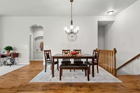Dining - 5775 N Osprey Dr, Appleton, WI 54913 photo 2 of 3