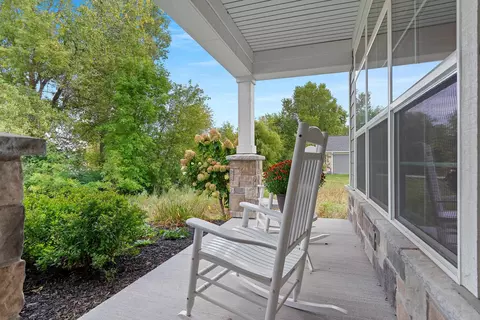 Exterior - 5775 N Osprey Dr, Appleton, WI 54913 photo 2 of 19