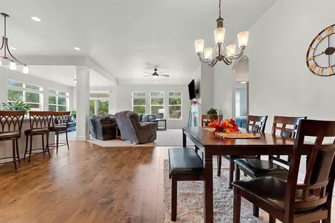 Dining - 5775 N Osprey Dr, Appleton, WI 54913 photo 1 of 3
