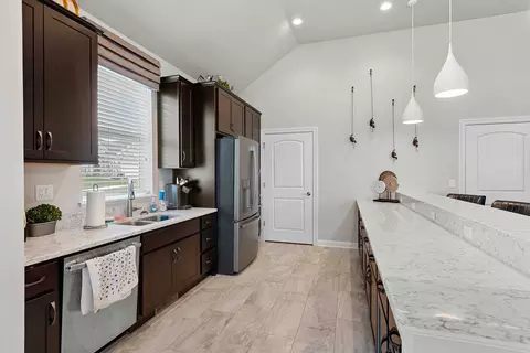 Kitchen - 5775 N Osprey Dr, Appleton, WI 54913 photo 6 of 7
