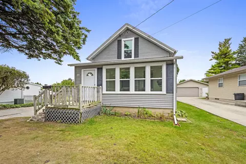 3609 Custer St, Manitowoc, WI 54220