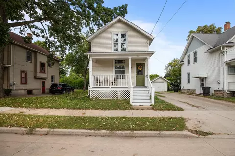 312 W Melvin Ave, Oshkosh, WI 54901