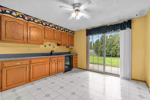 826 W Weiland Ave, Appleton, WI 54914 photo 8