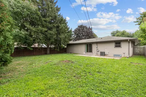 826 W Weiland Ave, Appleton, WI 54914 photo 3