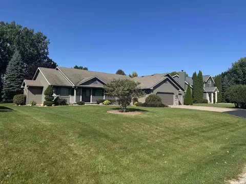 1863 Amy Jo Dr, Oshkosh, WI 54904