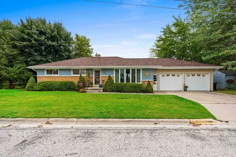 104 S 1st Ave, Saint Nazianz, WI 54232