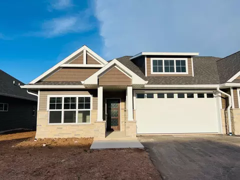 493 Papermill Cir, Kimberly, WI 54136