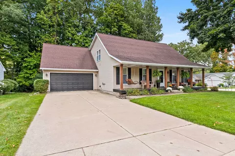 1973 Knotty Pine Dr, Green Bay, WI 54304