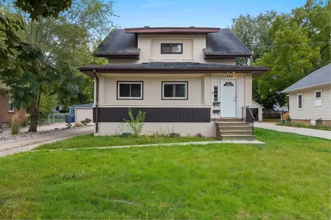 126 E Mission Rd, Allouez, WI 54301