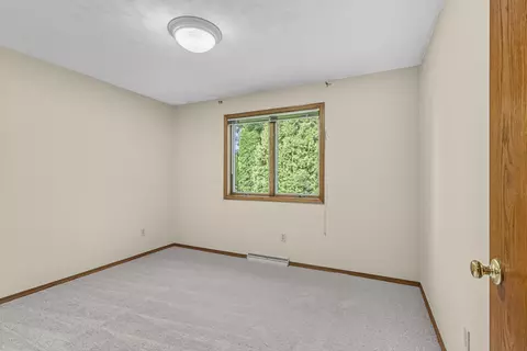 Bedroom - 2930 W Big Bend Dr, Appleton, WI 54914 photo 3 of 6