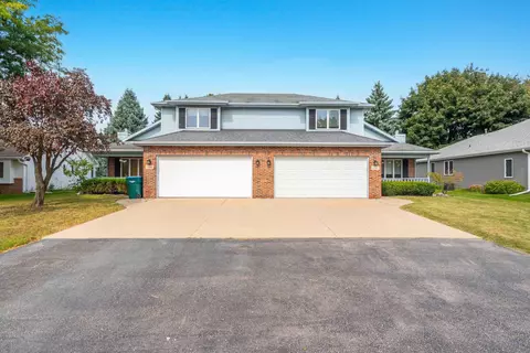 Exterior - 2930 W Big Bend Dr, Appleton, WI 54914 photo 1 of 7