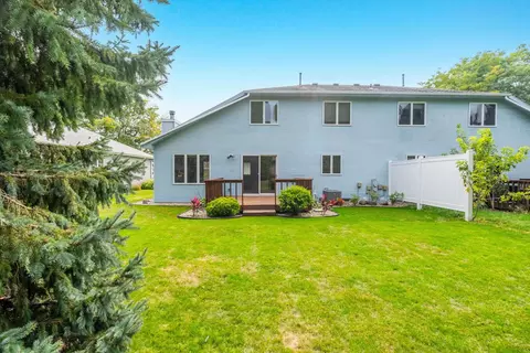 Exterior - 2930 W Big Bend Dr, Appleton, WI 54914 photo 5 of 7