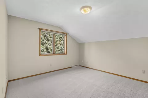 Bedroom - 2930 W Big Bend Dr, Appleton, WI 54914 photo 5 of 6