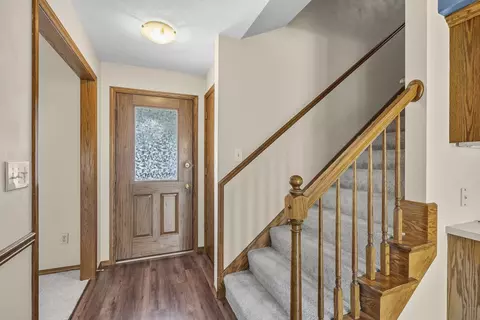 Entry Way - 2930 W Big Bend Dr, Appleton, WI 54914 photo 2 of 2
