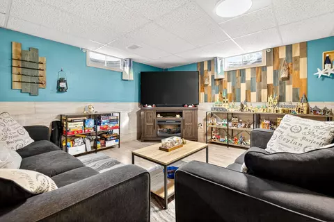 Living - 1025 W Roberts Ave, Appleton, WI 54914 photo 5 of 6