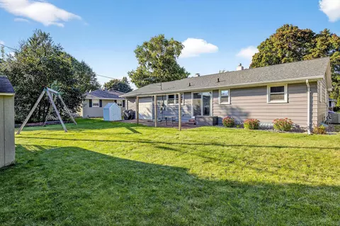 Exterior - 1025 W Roberts Ave, Appleton, WI 54914 photo 9 of 12