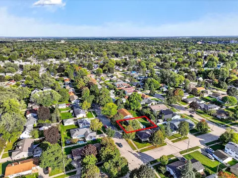 View/Area - 1025 W Roberts Ave, Appleton, WI 54914 photo 3 of 9