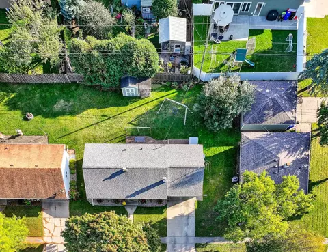 View/Area - 1025 W Roberts Ave, Appleton, WI 54914 photo 1 of 9