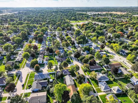 View/Area - 1025 W Roberts Ave, Appleton, WI 54914 photo 8 of 9