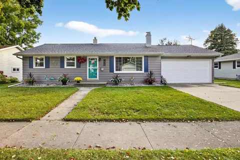 Exterior - 1025 W Roberts Ave, Appleton, WI 54914 photo 10 of 12