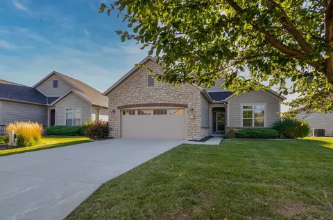 3683 Ponds Edge Ct, De Pere, WI 54115