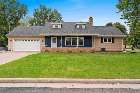 1016 Gregory St, Neenah, WI 54956
