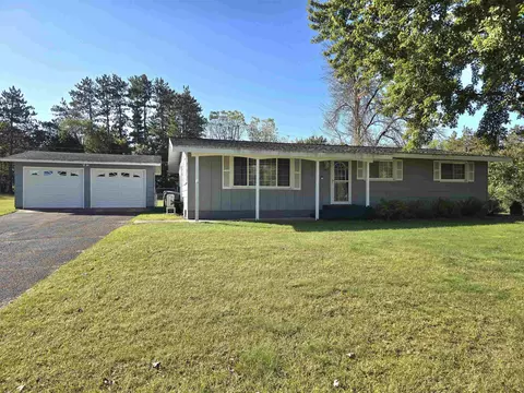 742 Colligan Ave, Wild Rose, WI 54984