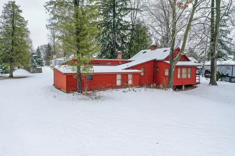 Exterior - 10 Embrey Ct, Appleton, WI 54915 photo 4 of 6
