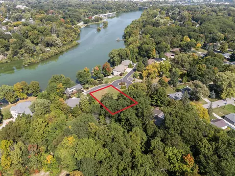 View/Area - 10 Embrey Ct, Appleton, WI 54915 photo 4 of 6