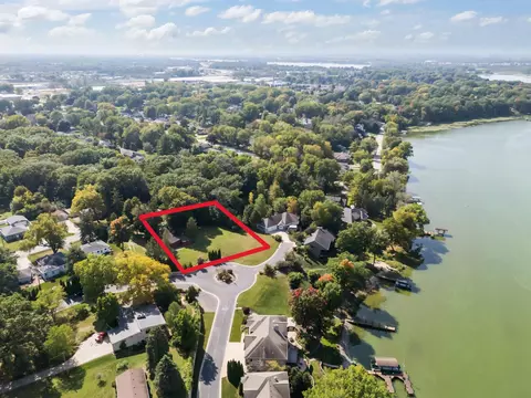 View/Area - 10 Embrey Ct, Appleton, WI 54915 photo 1 of 6