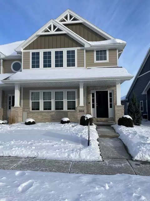 664 Olive Tree Dr, Green Bay, WI 54313
