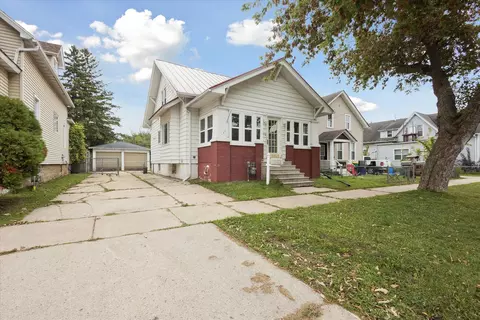119 S Clay St, Green Bay, WI 54301