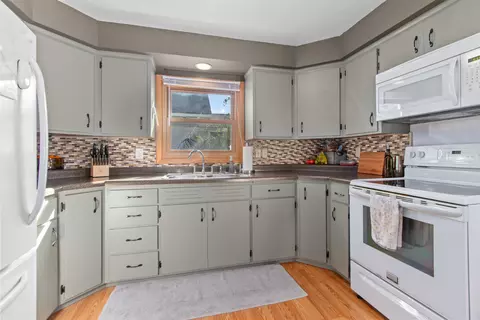 Kitchen - 1343 W Franklin St, Appleton, WI 54914 photo 2 of 2
