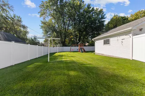 Exterior - 1343 W Franklin St, Appleton, WI 54914 photo 4 of 7
