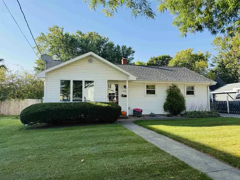Exterior - 1343 W Franklin St, Appleton, WI 54914 photo 1 of 7