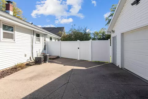Exterior - 1343 W Franklin St, Appleton, WI 54914 photo 6 of 7