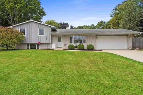 1522 Argonne Dr, Green Bay, WI 54304