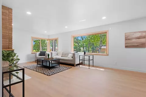 Living - 630 W Riverview Dr, Appleton, WI 54915 photo 4 of 6